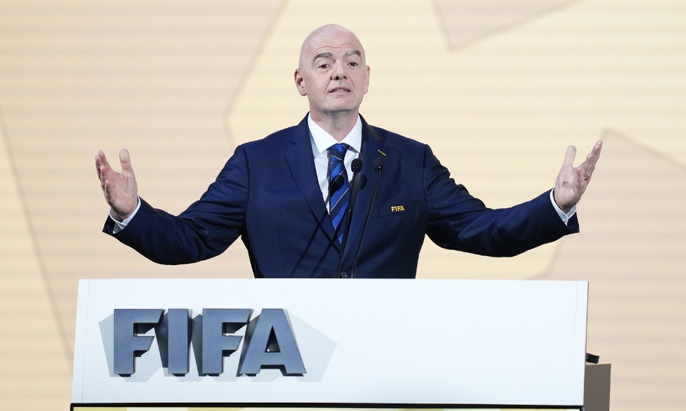 他接连完成 他接连完成